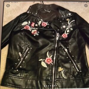 Source Unknown Black Leather Jacket with Floral Embroidery and Biker Style